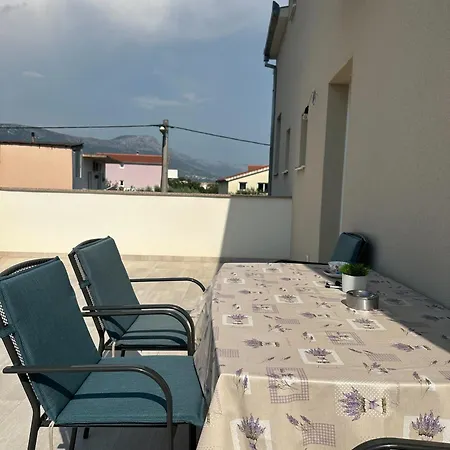 Apartament Mirna
